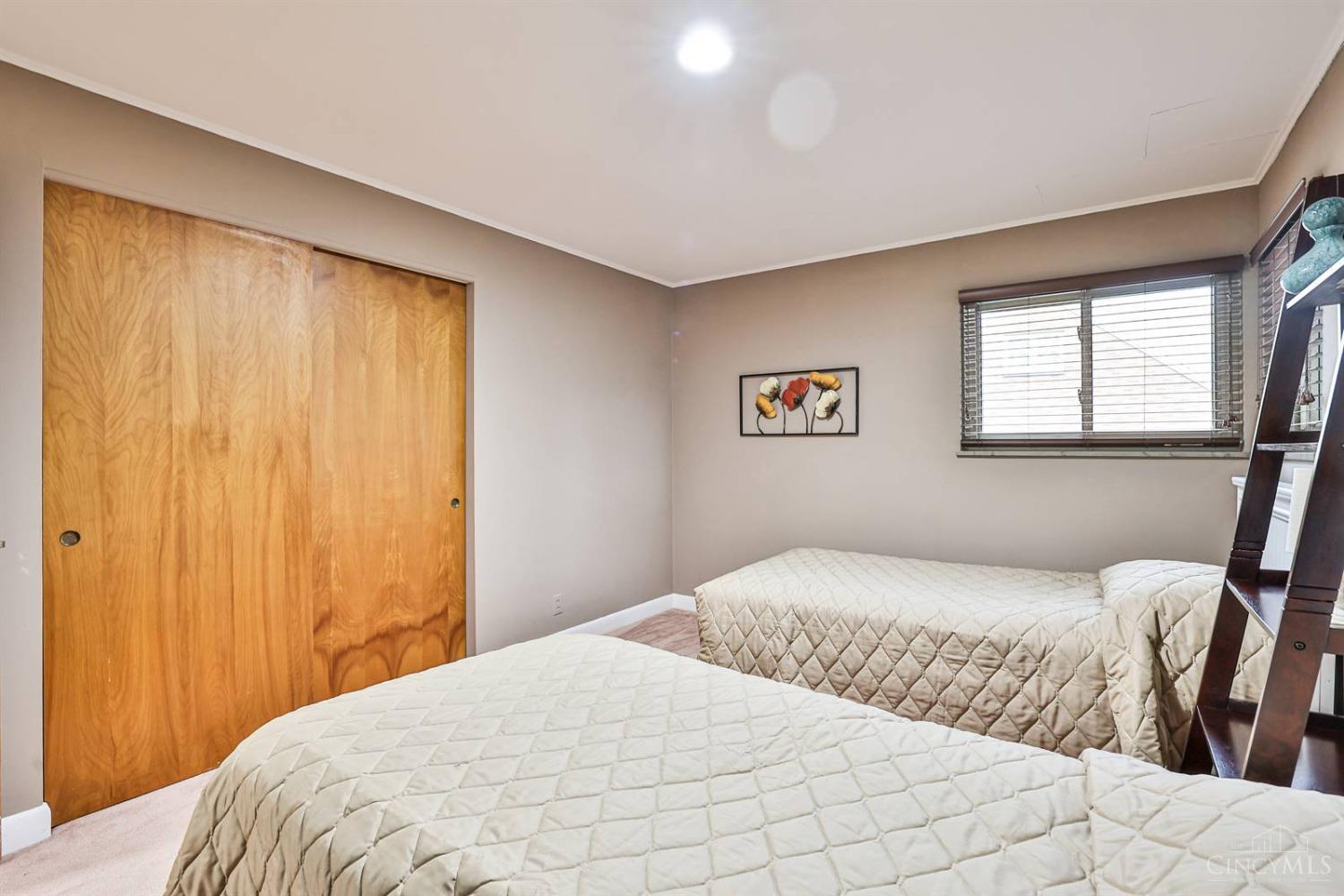 715 Oakwood Drive, Hamilton, Ohio image 29