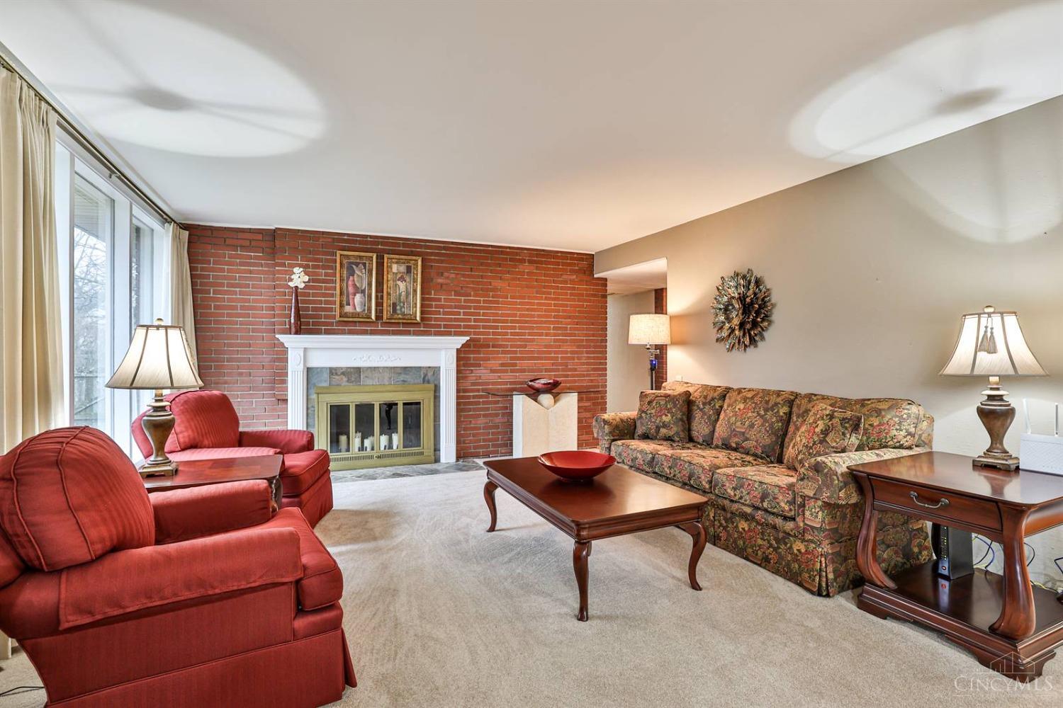 715 Oakwood Drive, Hamilton, Ohio image 8
