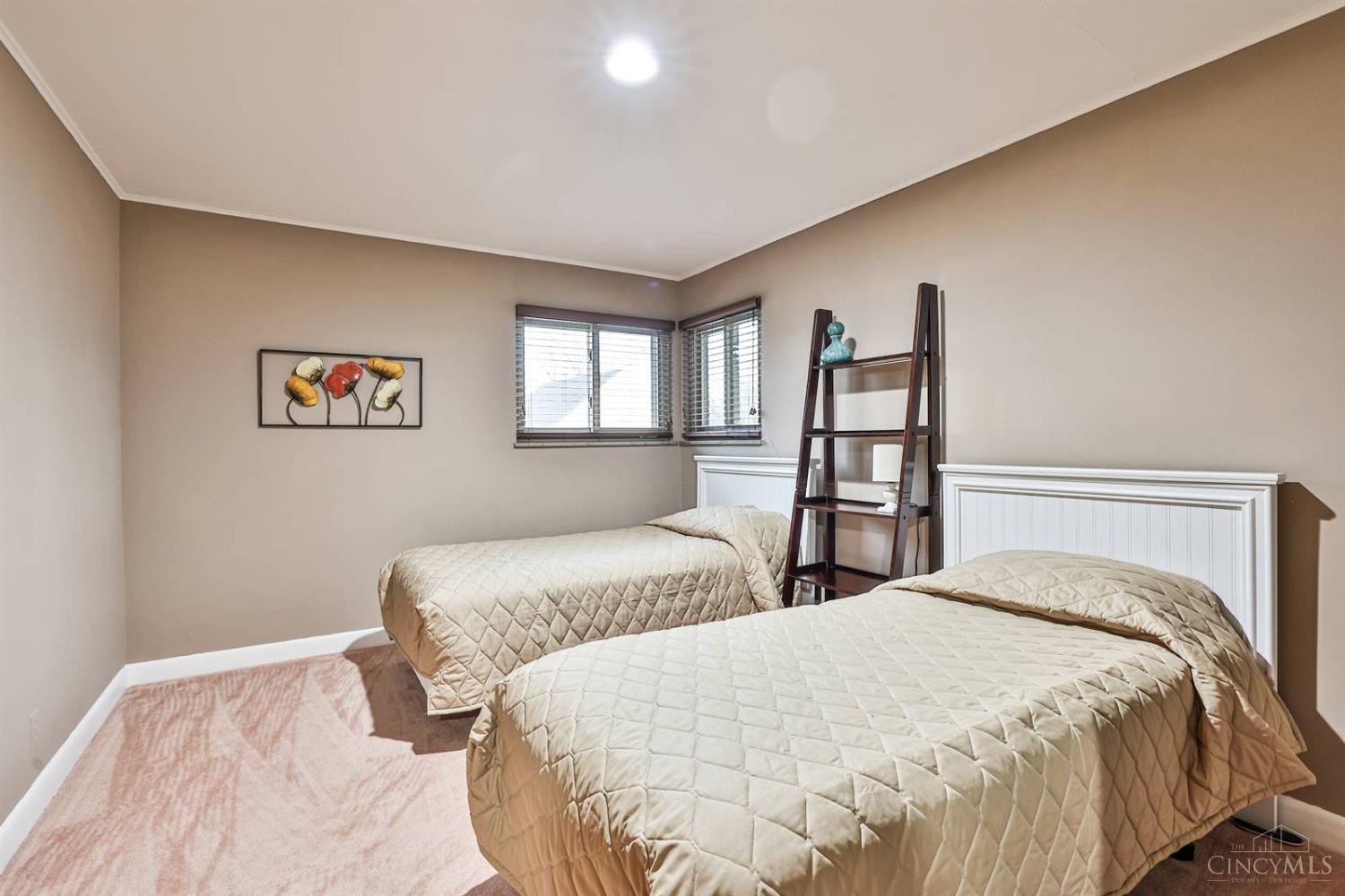 715 Oakwood Drive, Hamilton, Ohio image 28