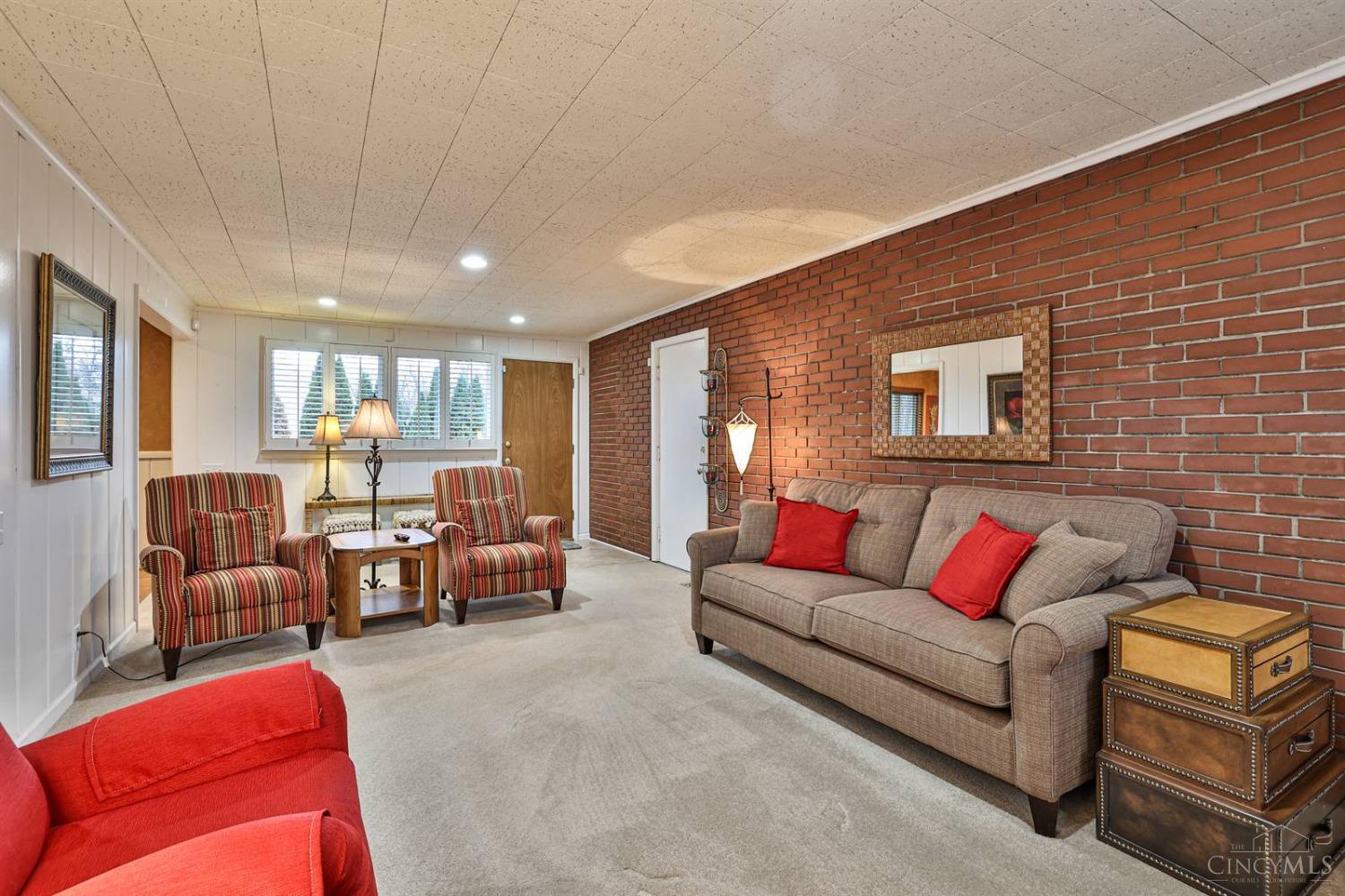 715 Oakwood Drive, Hamilton, Ohio image 7