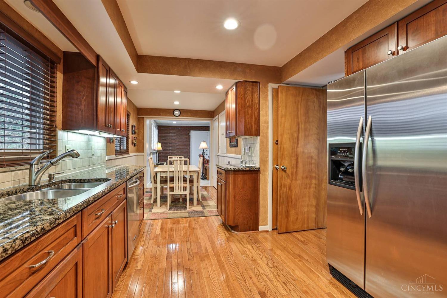 715 Oakwood Drive, Hamilton, Ohio image 17