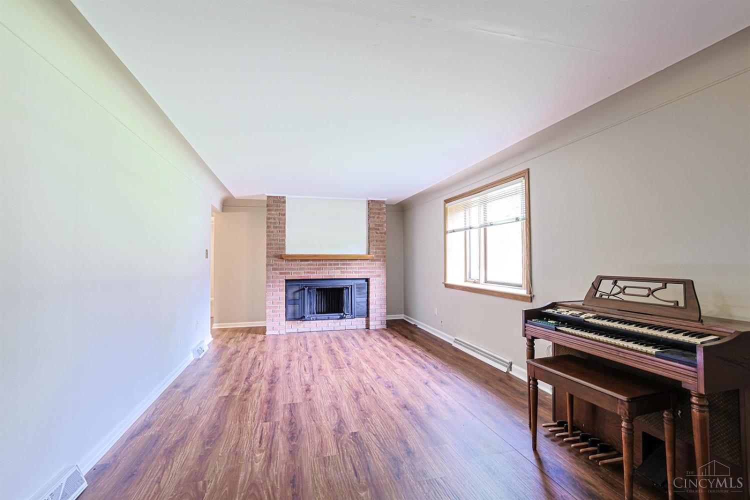 6051 Jerry Lee Drive