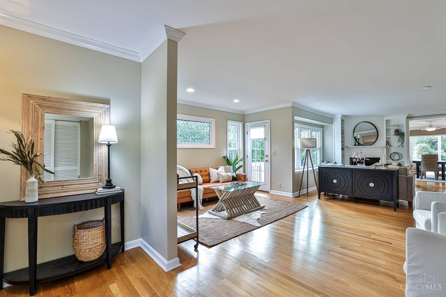 8815 Old Indian Hill Road