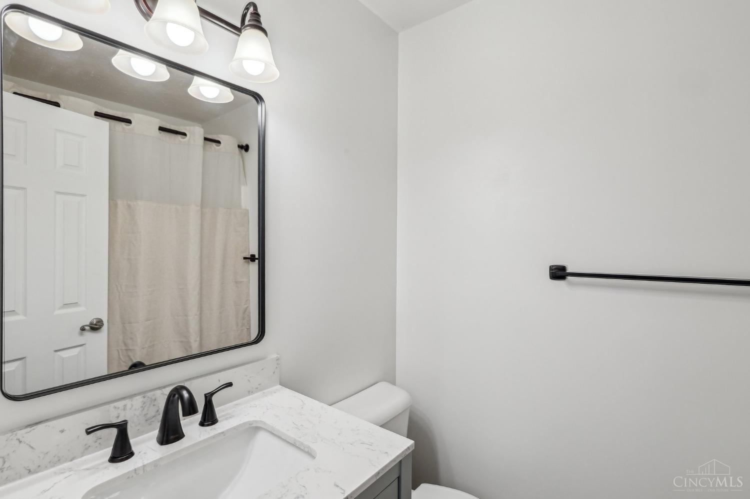 6539 Black Forest Court, Hamilton Twp, Ohio image 24