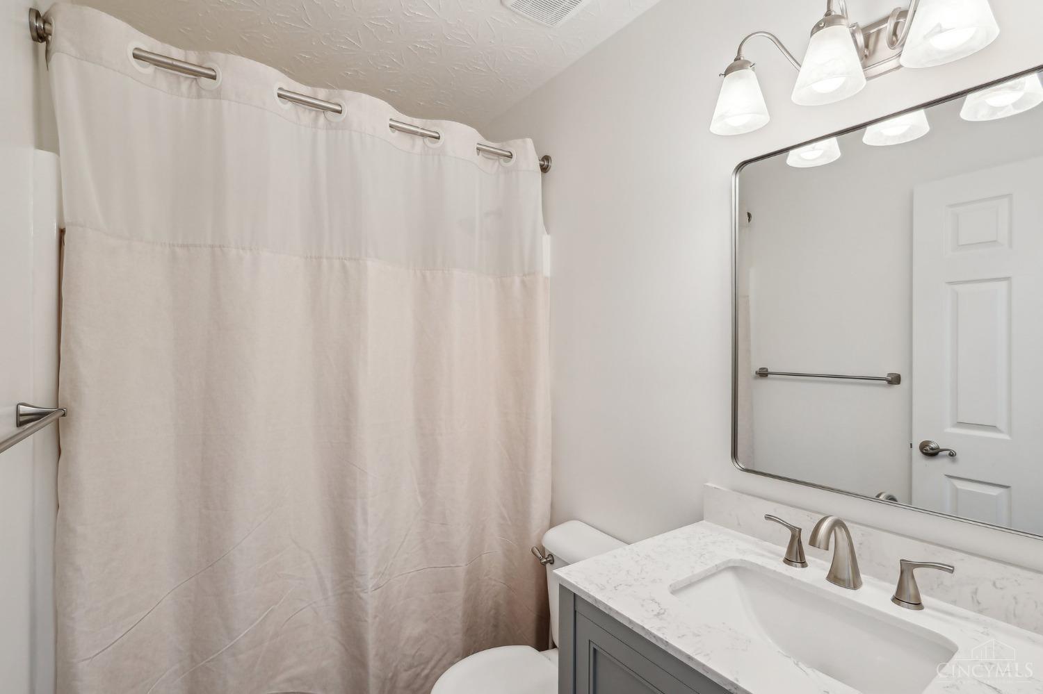 6539 Black Forest Court, Hamilton Twp, Ohio image 25