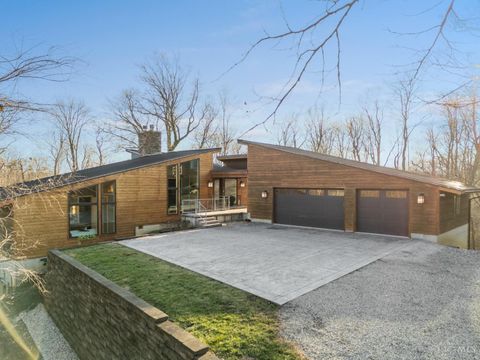 Photo of 8675 Camargo Club Drive, Indian Hill, OH 45243 (MLS # 1865577)