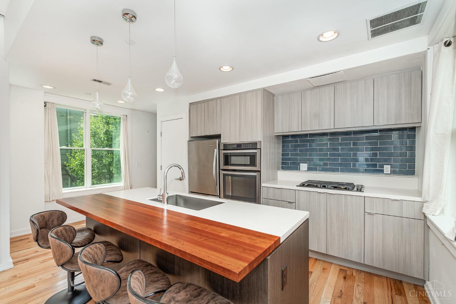 118 W Fifteenth Street 182