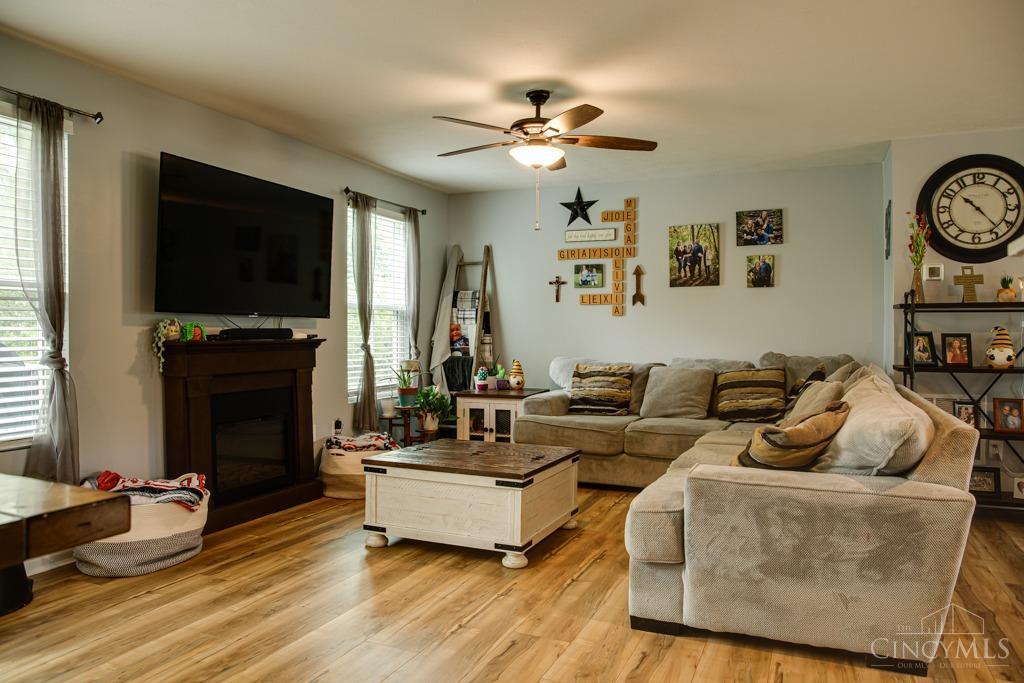 1502 Winwood Drive, Goshen Twp, Ohio image 6