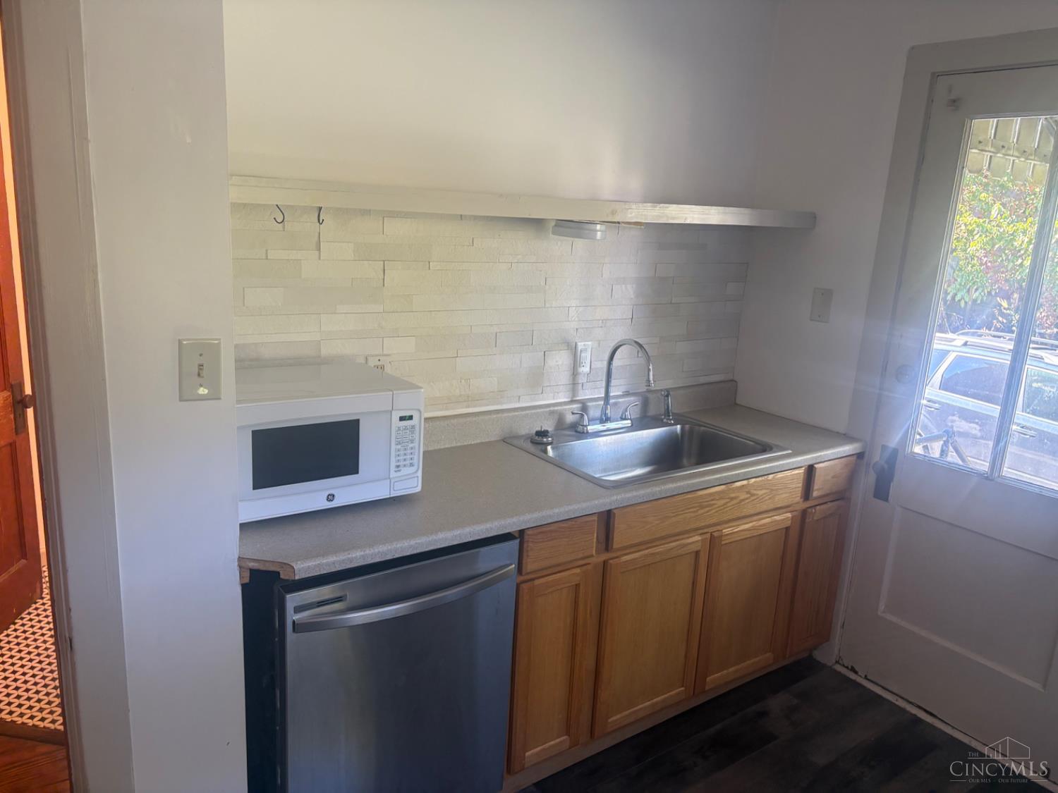 Cincinnati, Ohio 45217, United States, 1 Bedroom Bedrooms, ,1 BathroomBathrooms,Residential,Active,230661