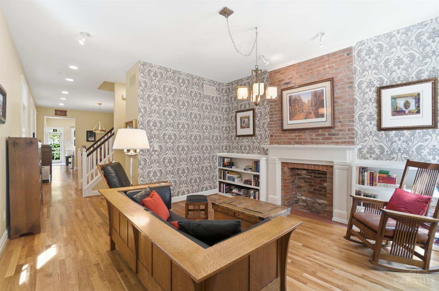 426 E Twelfth Street