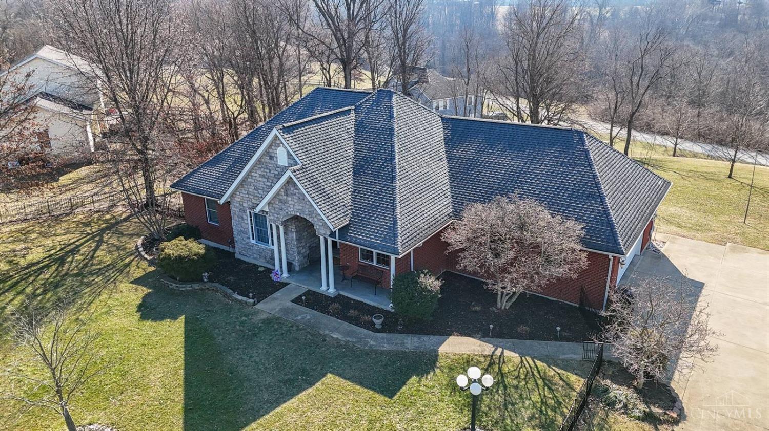 4737 Tall Oak Drive, Aurora, Indiana image 2