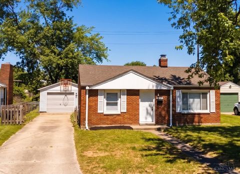 Photo of 2711 Armco Drive, Middletown, OH 45042 (MLS # 1880275)