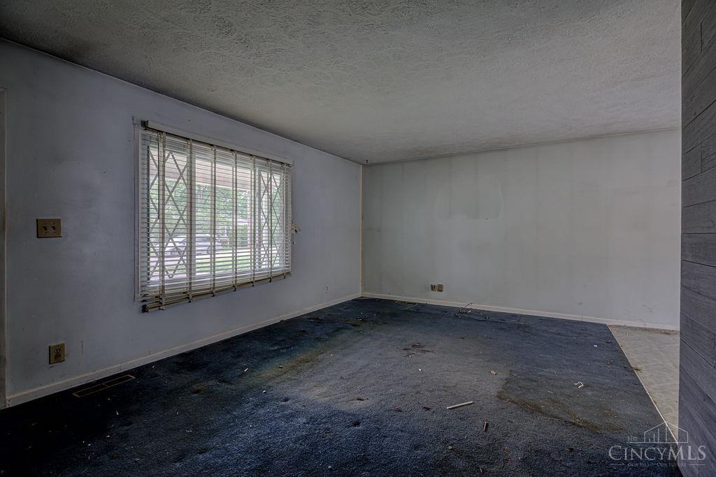 1050 Garnoa Drive