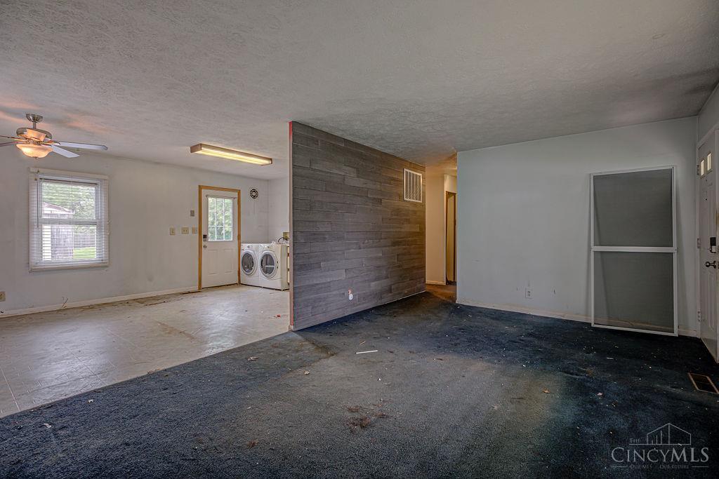 1050 Garnoa Drive