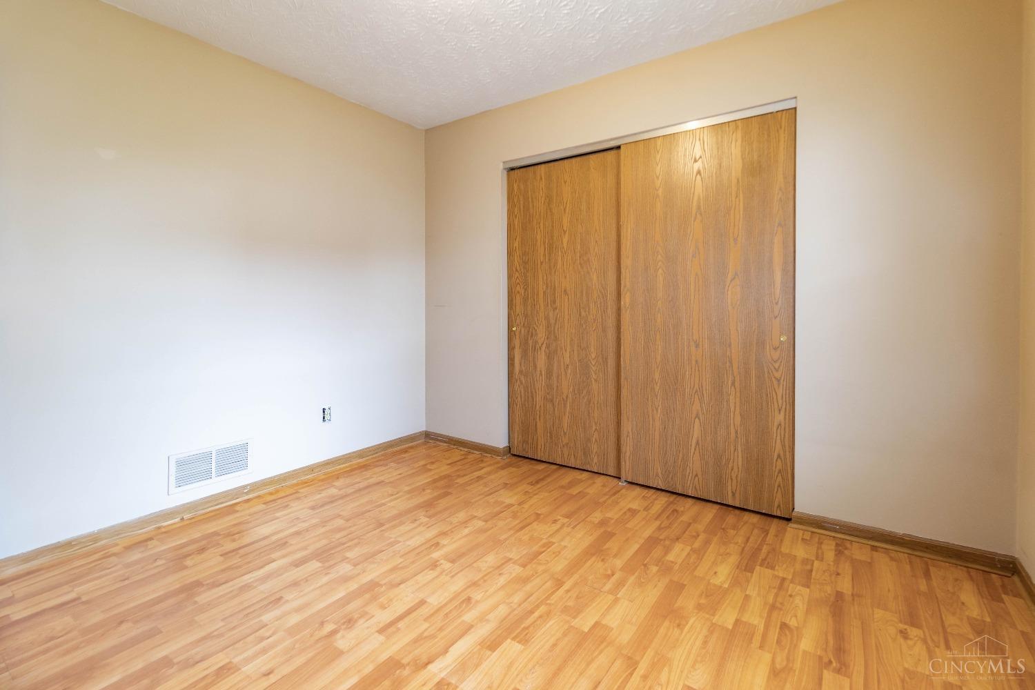 976 Pom Court #B, Trenton, Ohio image 5
