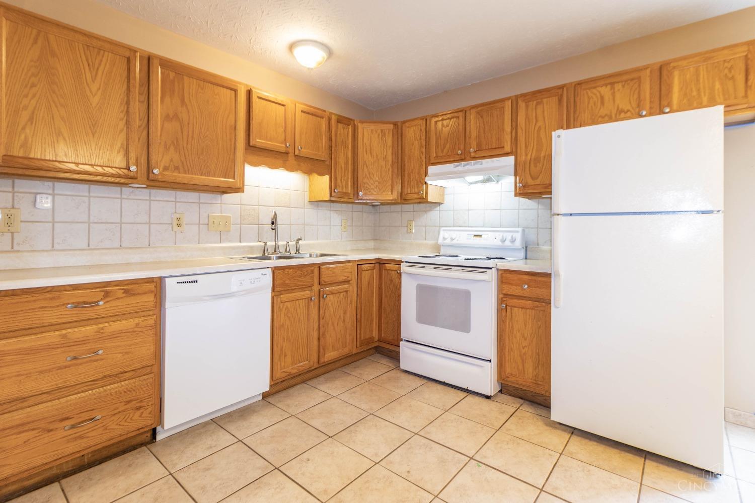 976 Pom Court #B, Trenton, Ohio image 4