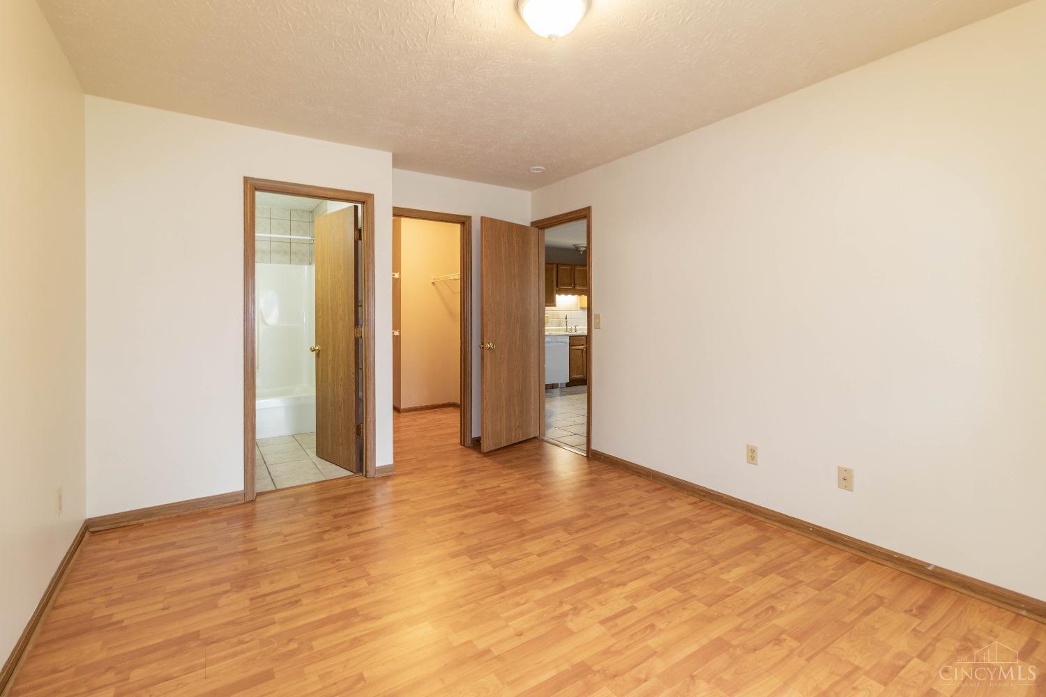 976 Pom Court #B, Trenton, Ohio image 8