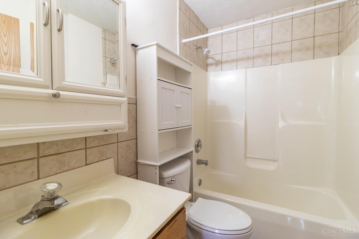 976 Pom Court #B, Trenton, Ohio image 10