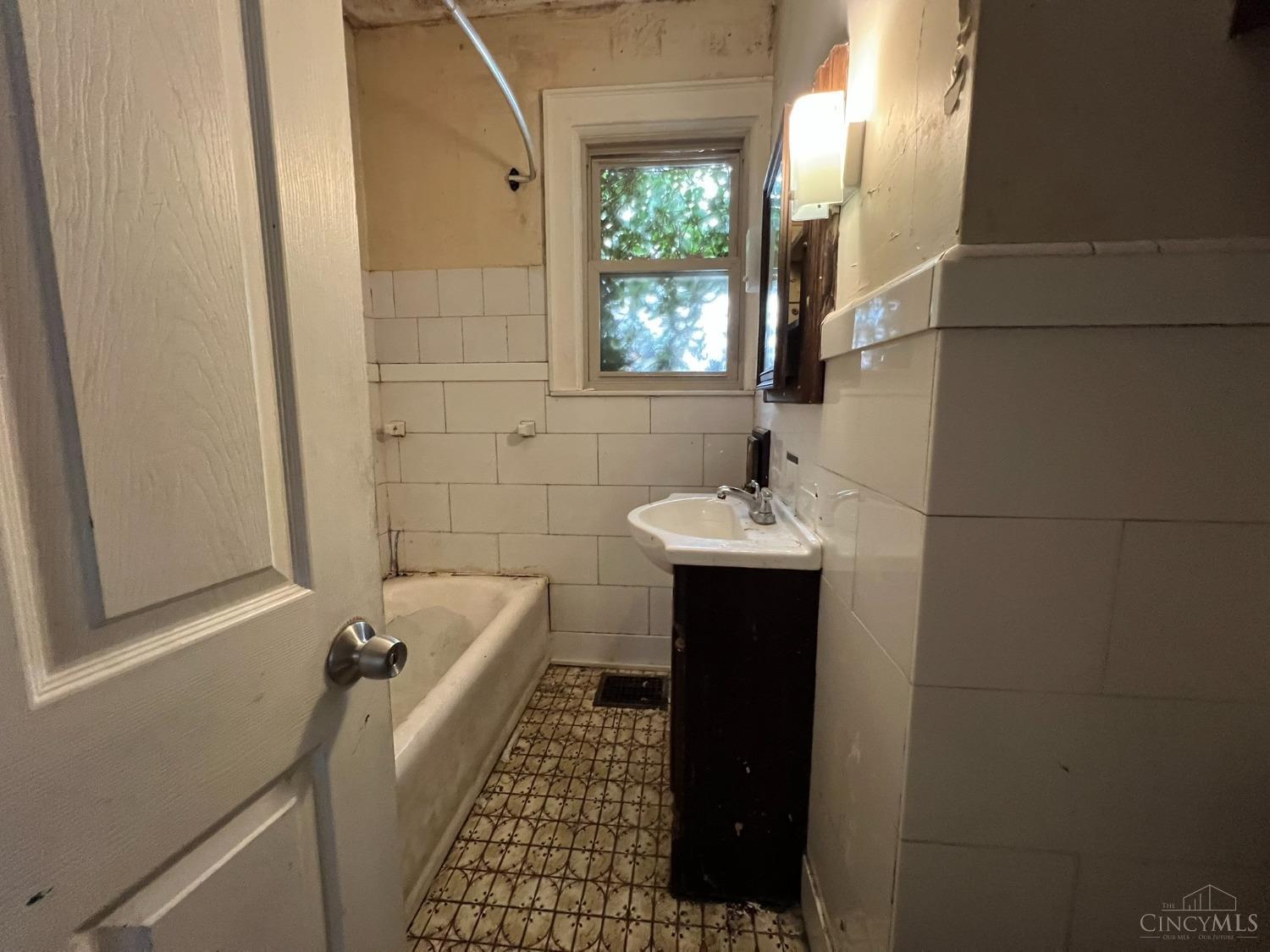 4241 Saint Lawrence Avenue, Cincinnati, Ohio image 6