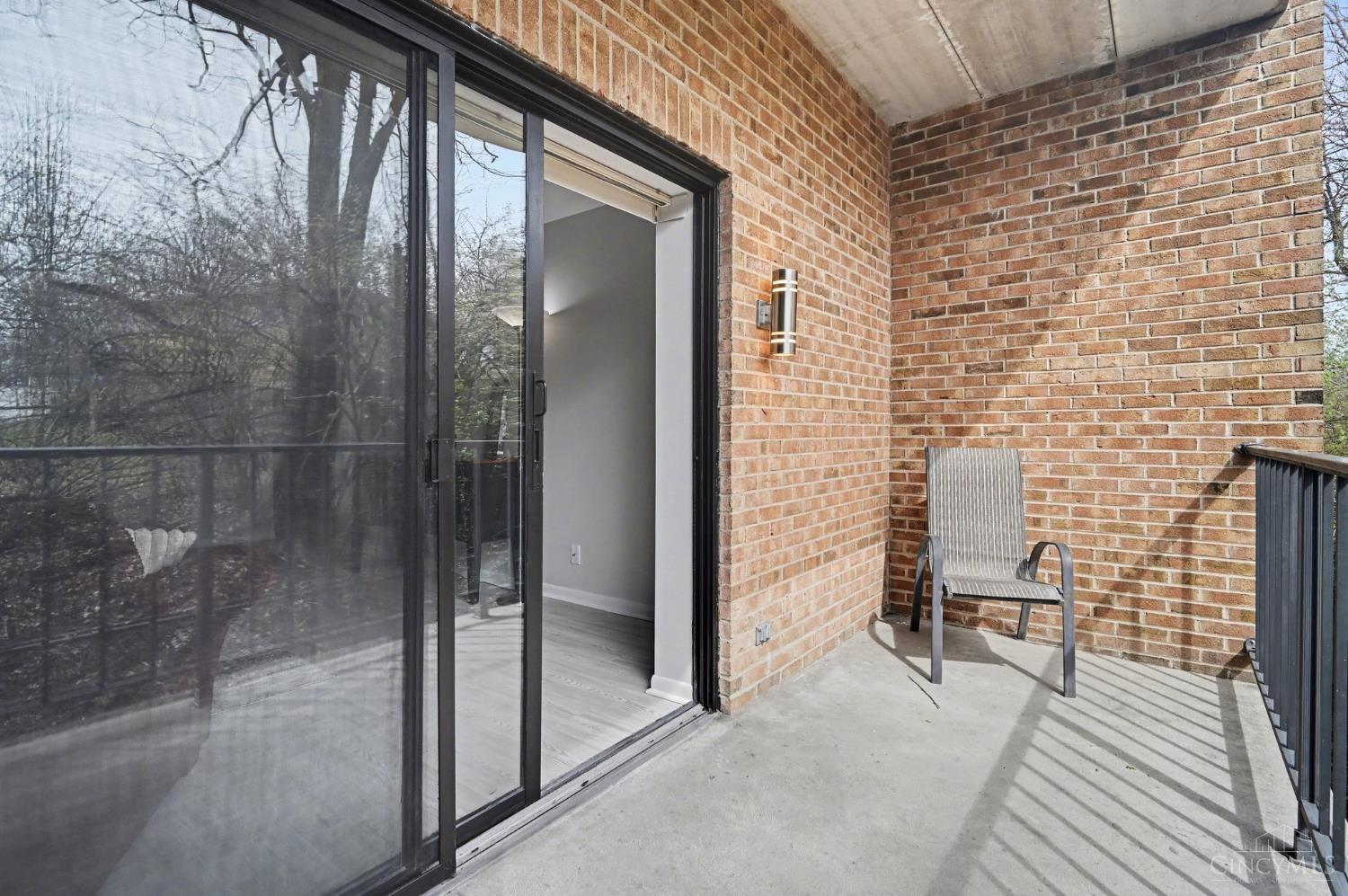 3004 Glenmore Avenue 205