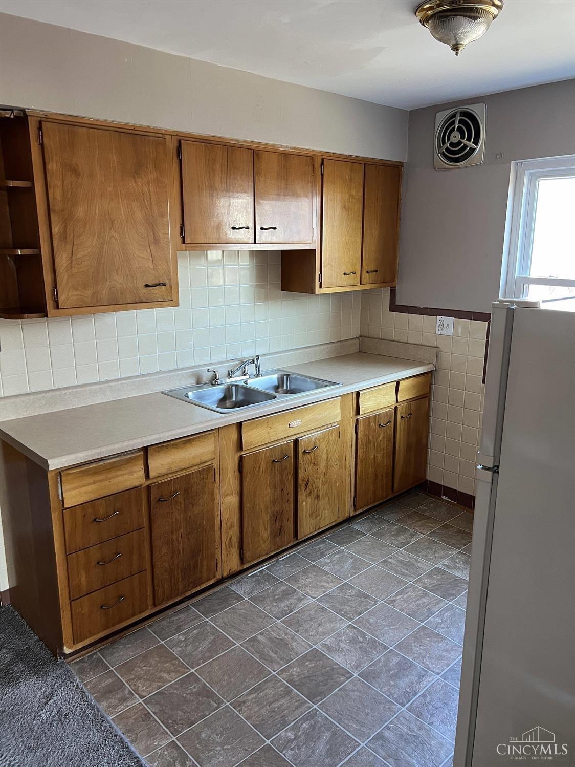 4868 N Overlook Avenue