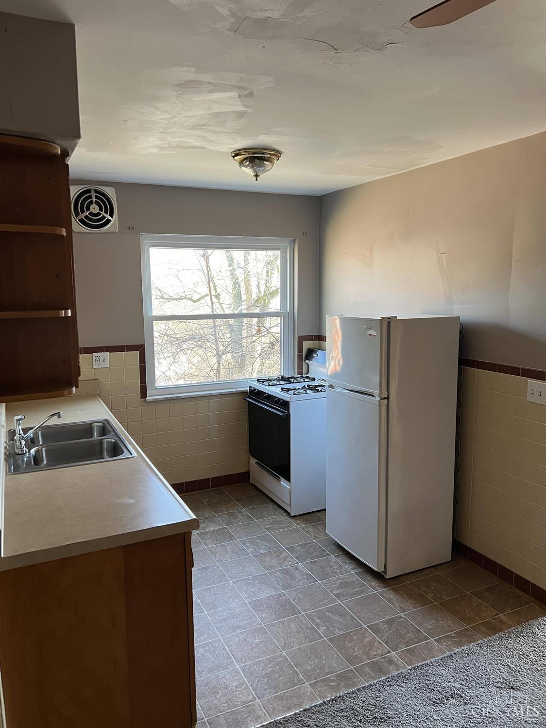 4868 N Overlook Avenue