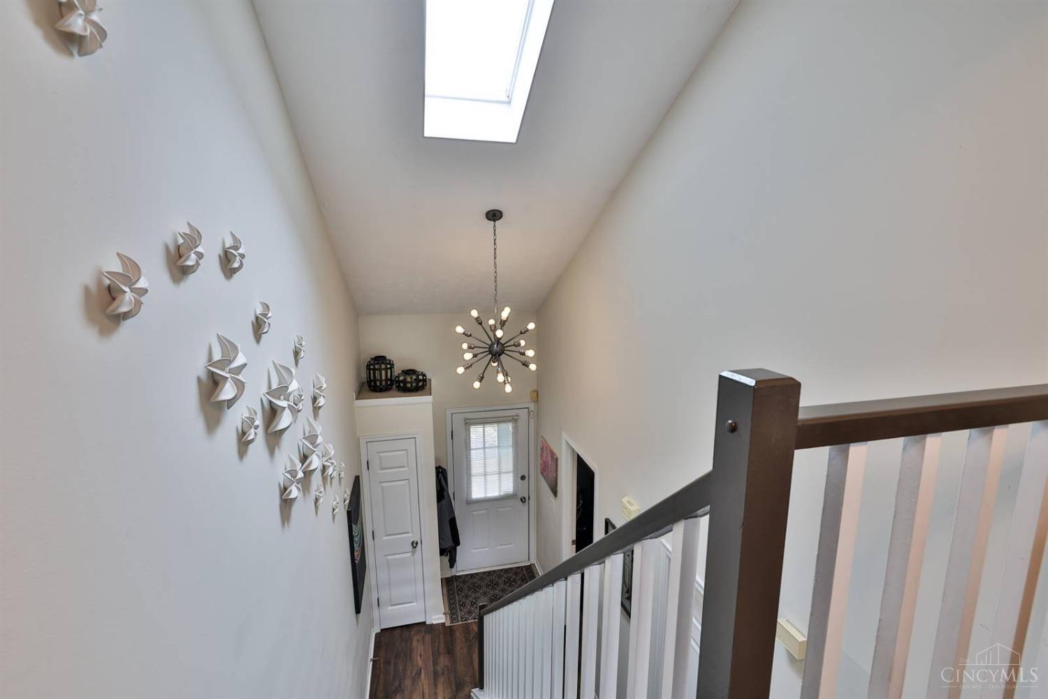 4986 Lord Alfred Court, Sharonville, Ohio image 6