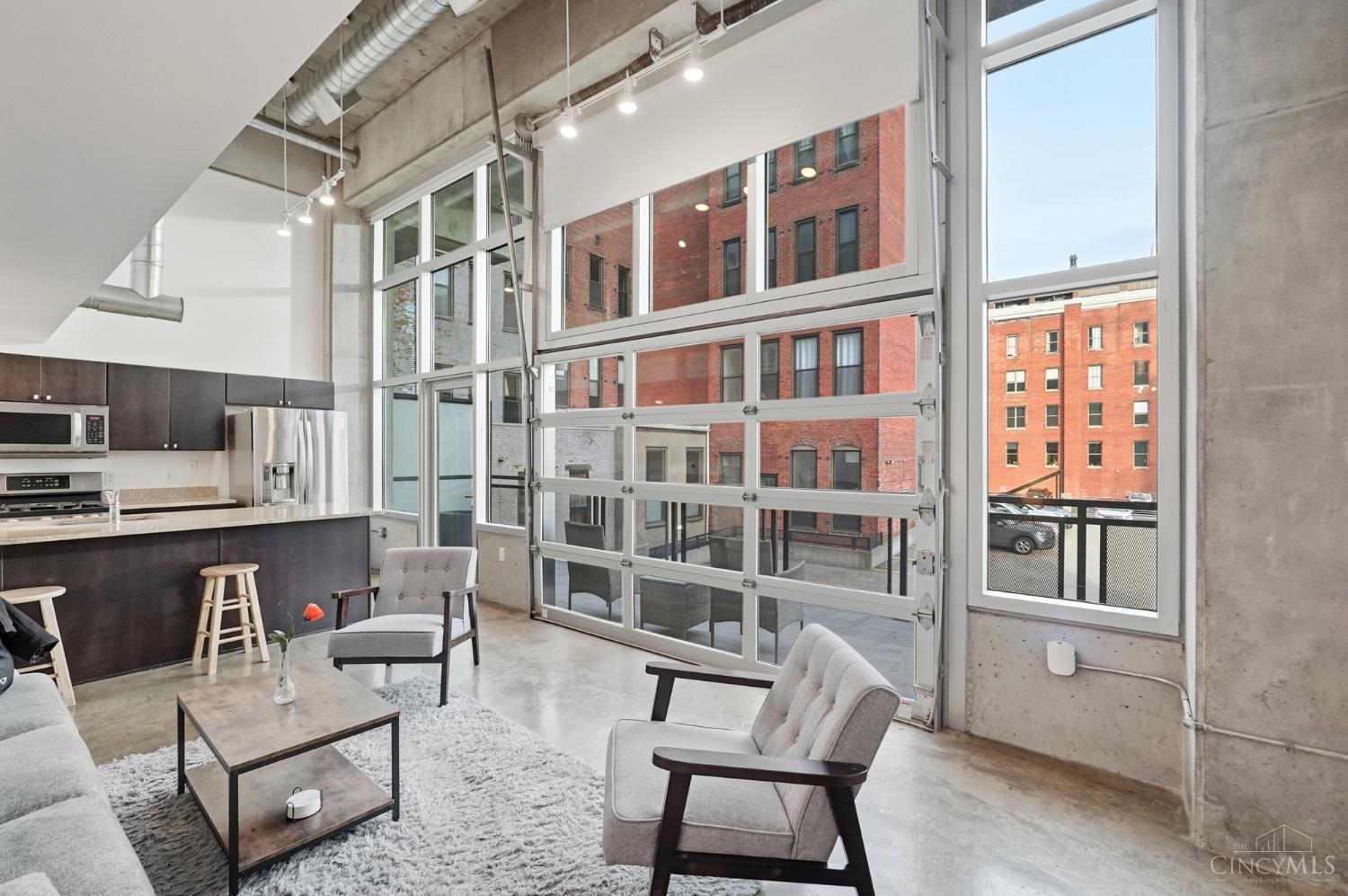 353 W Fourth Street 209