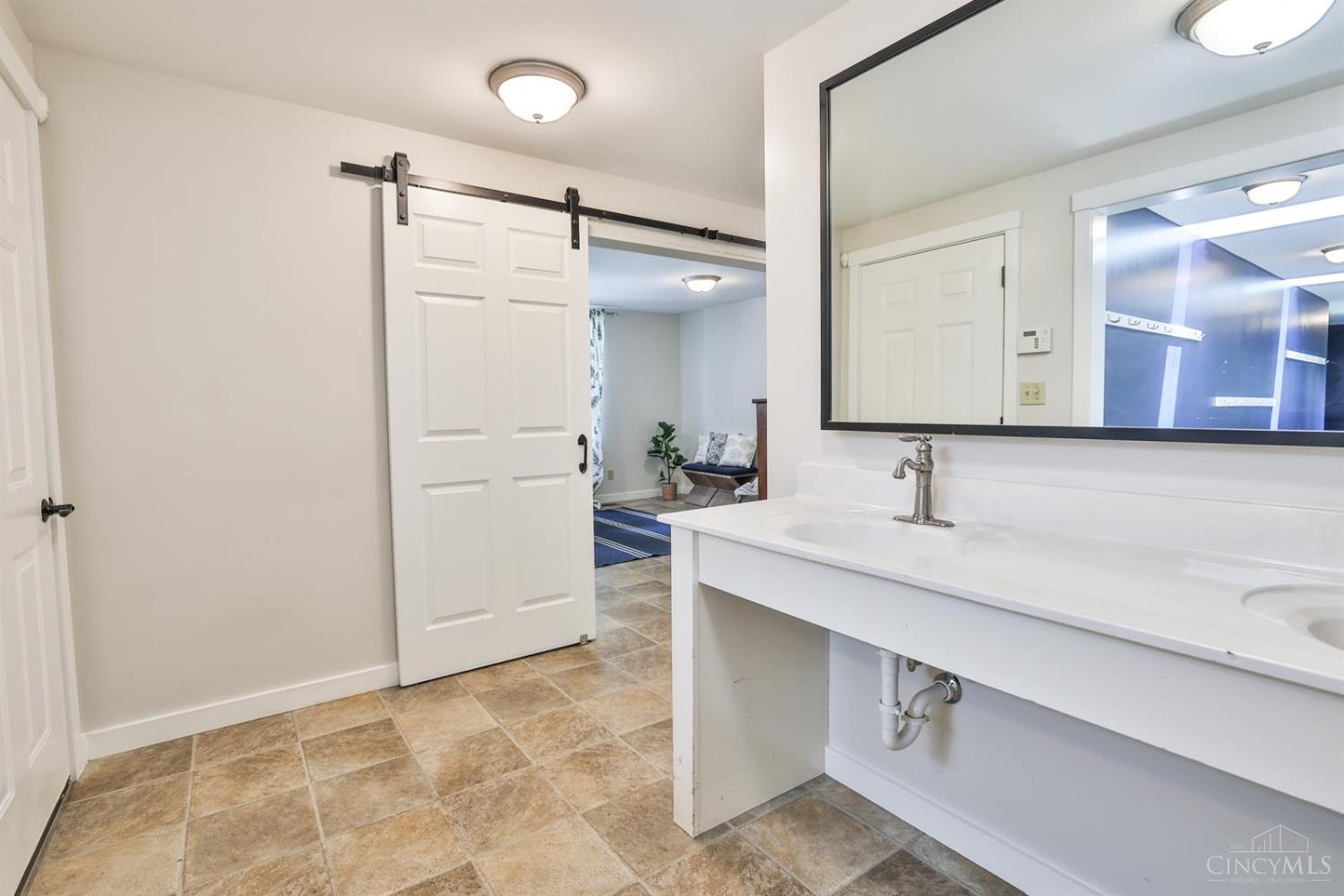 10396 Southwind Drive, Montgomery, Ohio image 47