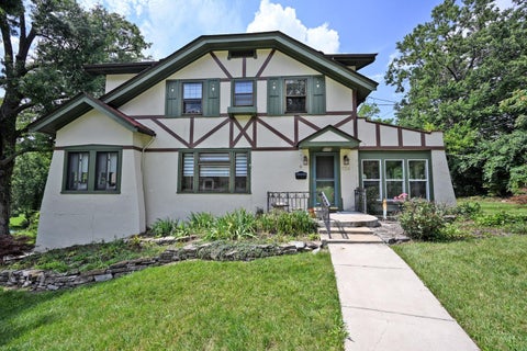 Photo of 720 Red Bud Avenue, Cincinnati, OH 45229 (MLS # 1885322)