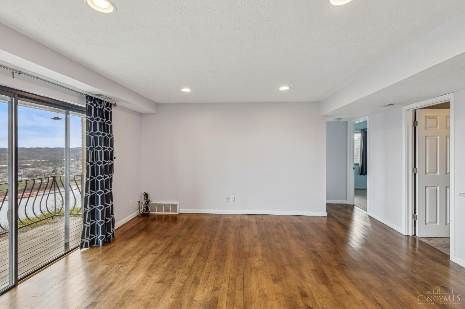 355 Grand Avenue #204, Cincinnati, Ohio image 3