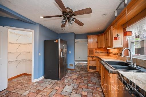 2867 Robers Avenue, Green Township, Ohio image 20