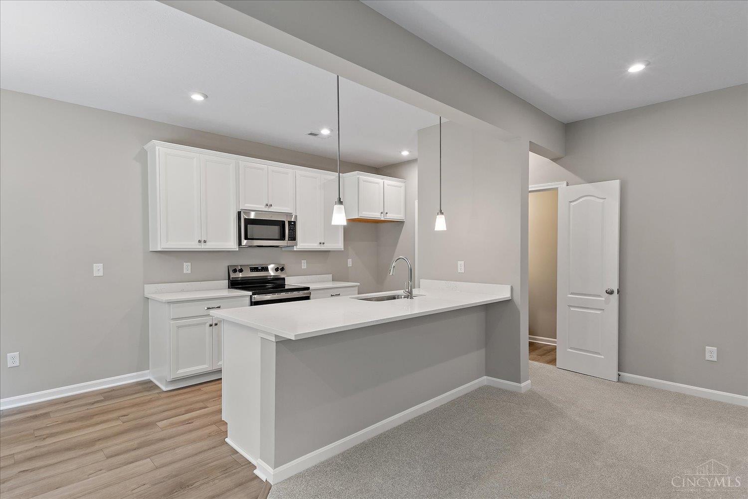 1593 Summerview Lane