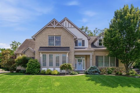 Photo of 4643 Whispering Oak Trail, Cincinnati, OH 45247 (MLS # 1880294)