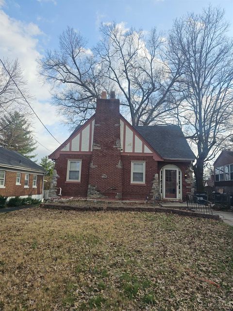 Homes For Sale - 5005 Western Hills Avenue<br/> Cincinnati, OH 45238