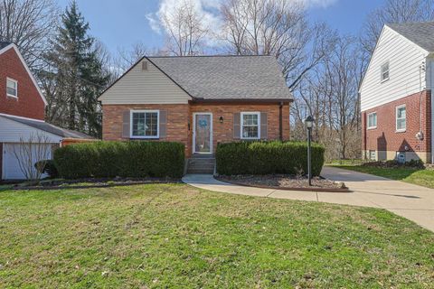 Photo of 1627 Alcor Terrace, Cincinnati, OH 45230 (MLS # 1871084)