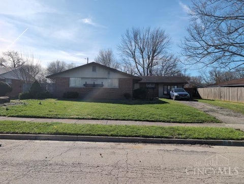 Townhouse For Sale - 321 E Eppington Drive<br/> Trotwood, OH 45426