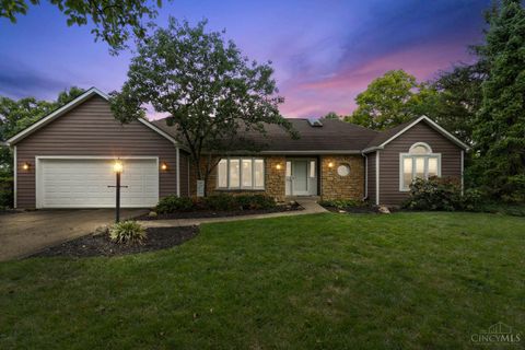 Photo of 4805 Chapel Ridge Drive, Cincinnati, OH 45223 (MLS # 1853881)