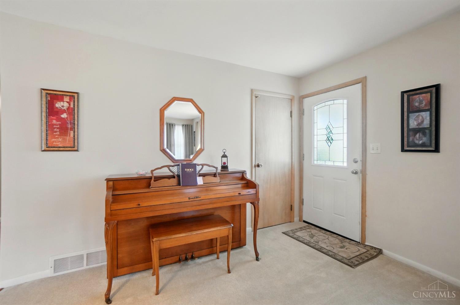 5469 Schiering Drive, Fairfield, Ohio image 7