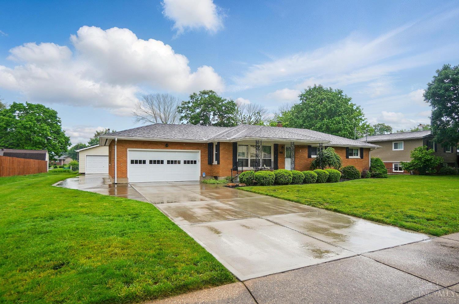 5469 Schiering Drive, Fairfield, Ohio image 4