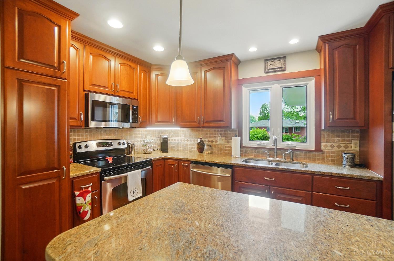 5469 Schiering Drive, Fairfield, Ohio image 15