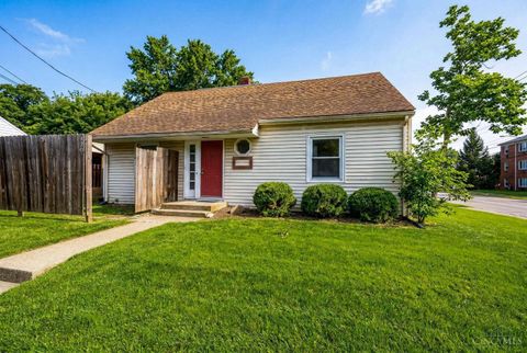 Homes For Sale - 120 E Chestnut Street<br/> Oxford, OH 45056