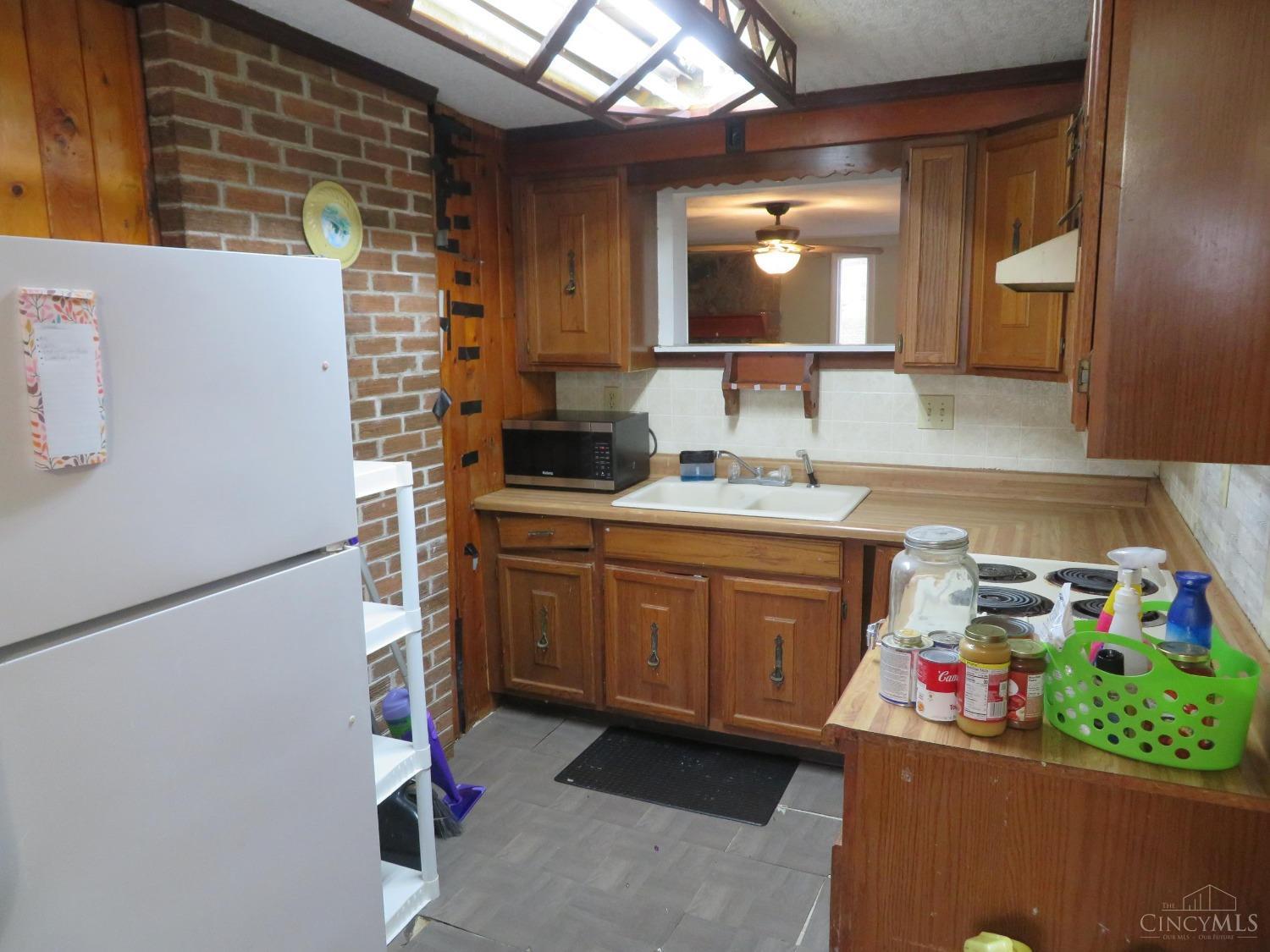 6539 Spring Hill Drive, Paint Twp, Ohio image 15