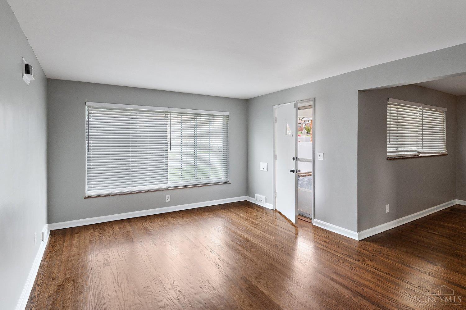 5611 Glengate Lane