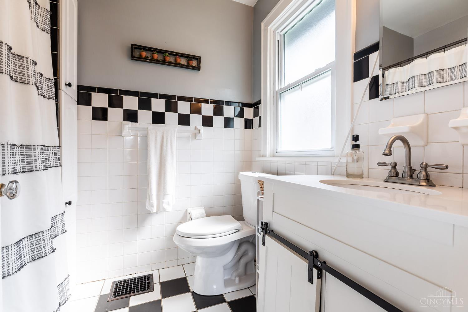 3587 Harrow Avenue, Cincinnati, Ohio image 12