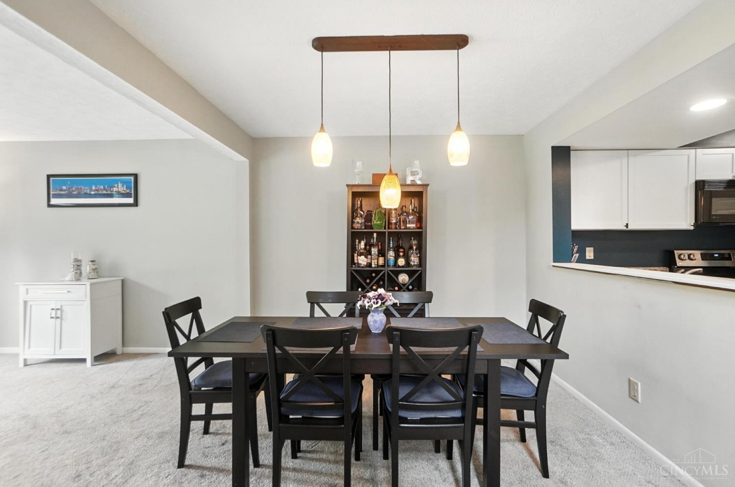 Anderson Twp, Ohio 45255, United States, 2 Bedrooms Bedrooms, ,3 BathroomsBathrooms,Residential,Active,155358