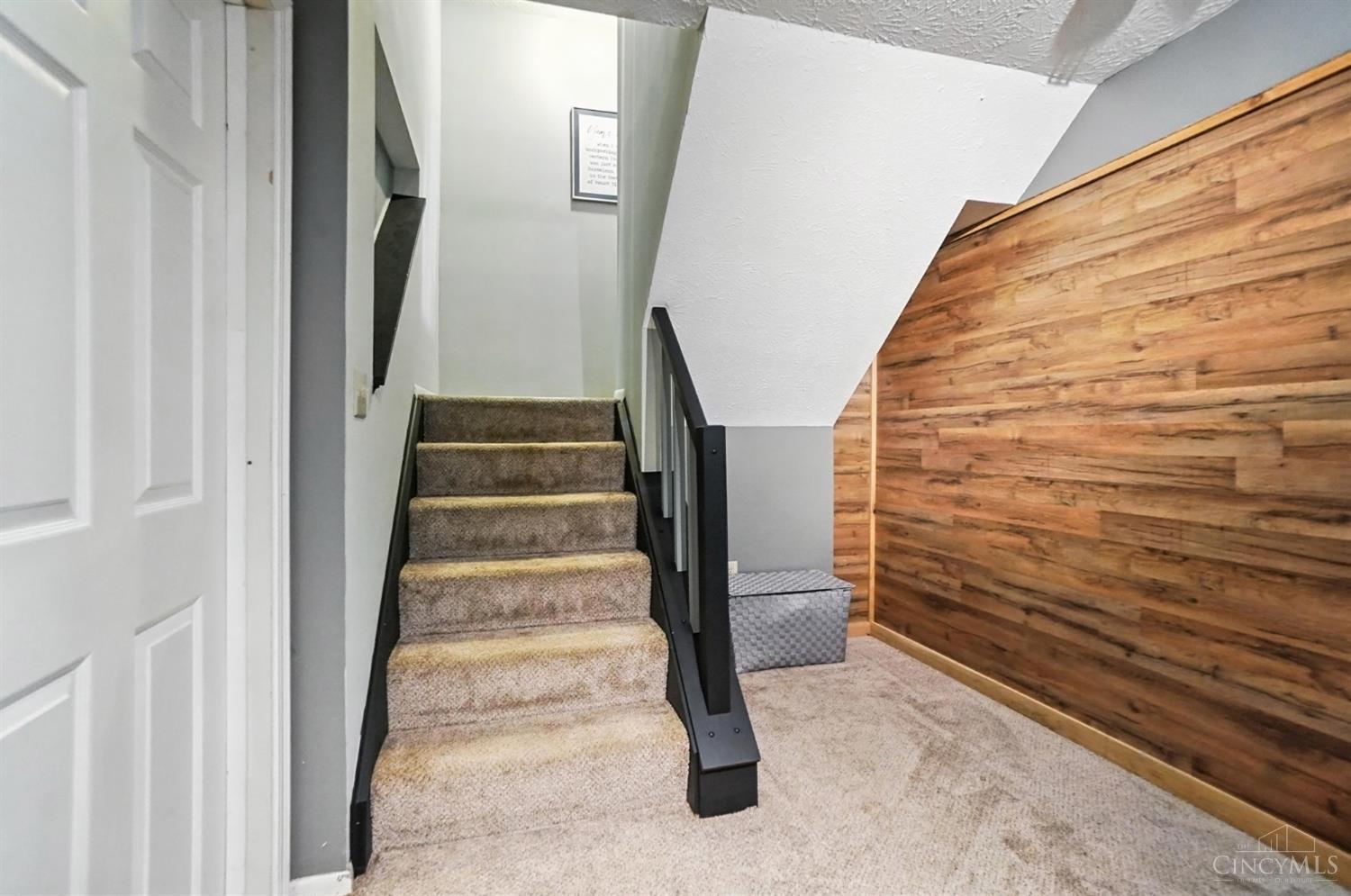 Anderson Twp, Ohio 45255, United States, 2 Bedrooms Bedrooms, ,3 BathroomsBathrooms,Residential,Active,155358