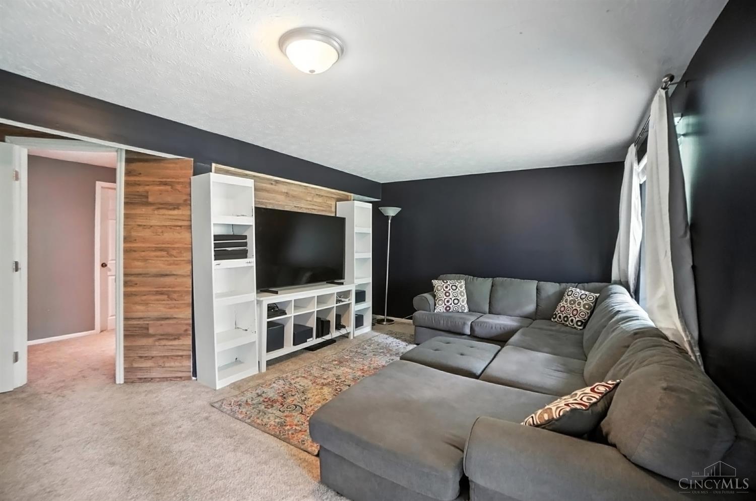 Anderson Twp, Ohio 45255, United States, 2 Bedrooms Bedrooms, ,3 BathroomsBathrooms,Residential,Active,155358