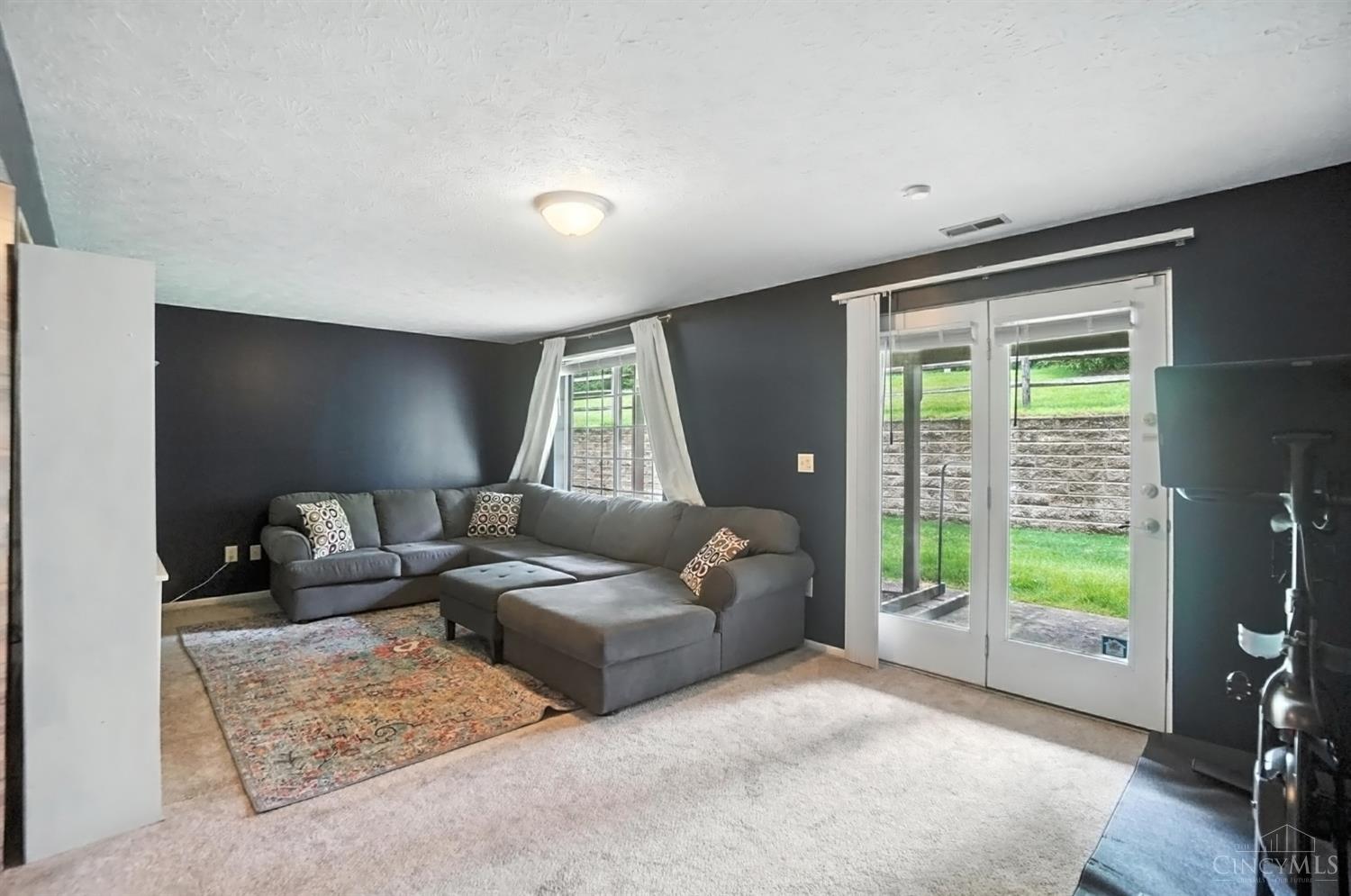 Anderson Twp, Ohio 45255, United States, 2 Bedrooms Bedrooms, ,3 BathroomsBathrooms,Residential,Active,155358