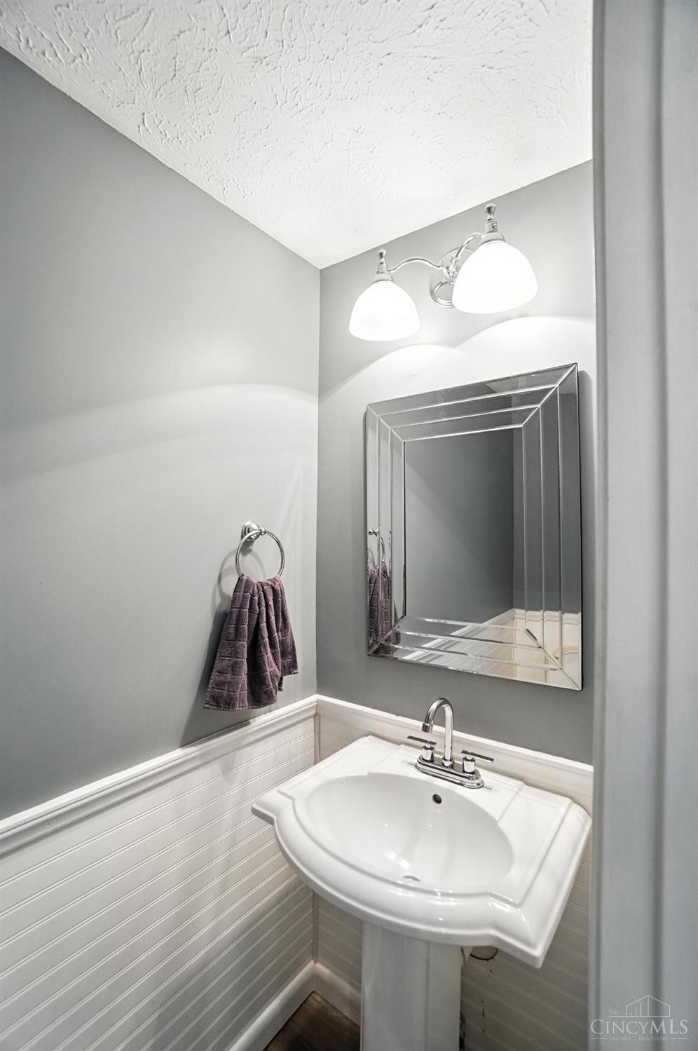 Anderson Twp, Ohio 45255, United States, 2 Bedrooms Bedrooms, ,3 BathroomsBathrooms,Residential,Active,155358